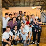 Nicolás Vázquez Instagram - Ayer festejamos el reestreno y la sala llena con todo el equipo de Tootsie como niños en @blowupexperience 
exposición de Arte Inflable, que manera de disfrutar y reírnos. 
@dgexperiencecom y cenamos en un lugar espectacular como
@barreto_larural en la rural.
Bendecidos por tanto!!