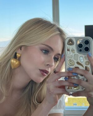 Loreto Peralta Instagram - Heart earrings forever 💙