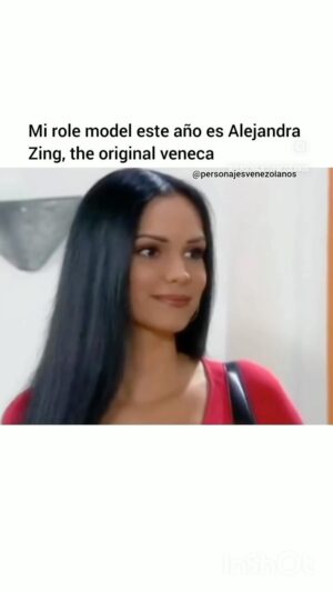 Scarlet Ortiz Instagram - Un buen #tbt gracias a @personajesvenezolanos 💜 Gracias!! 
Aquí Alejandra Zing en Betty La Fea 😁 esta participación especial, en mi querida Colombia, fue mi primer trabajo como actriz fuera de mi Venezuela. Conocí gente bella y profesional. De ahí tuve y tengo ( a pesar de la distancia ) una muy buena amistad con La Peliteñida” @lornacepeda mi Lorniiiii!!! Muy buen recuerdo 💜🙏🏻