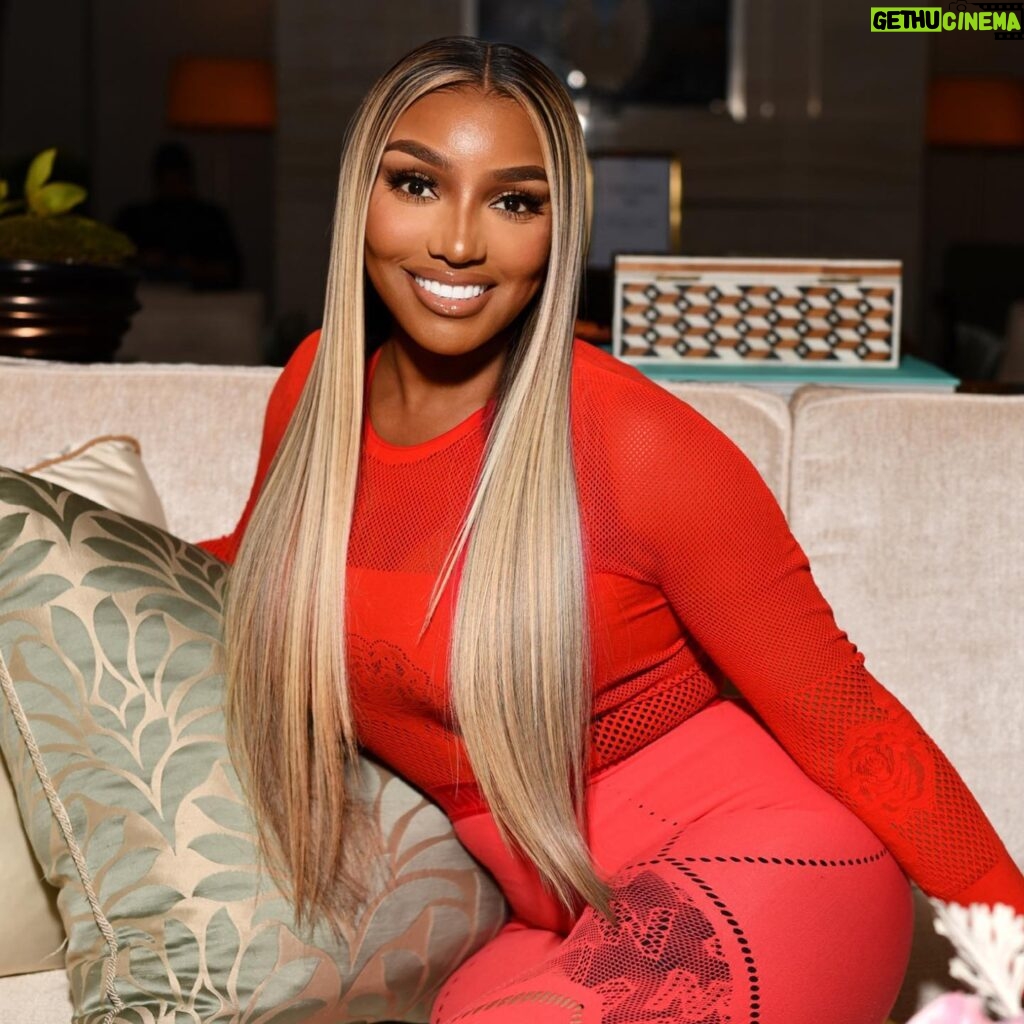 NeNe Leakes Instagram - Swipe: Issa beautiful thang being a woman, especially when you feeling yourself👄

Um It’s Friday! What we doing tonight? Let’s get a cocktail 🍸 pull up