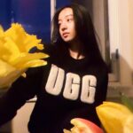 Kōki Instagram - 部屋に帰ってきた時、お花があるだけで気持ちが落ち着きます☺️

@ugg の暖かいスエット💗
