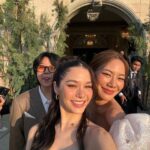 Violette Wautier Instagram - รักทั้งคู่ชิบหาย เจ้าบ่าวเจ้าสาวหล่อสวยมาก น้ำตาไหลเป็นลิตร 555555 ดีใจกับทั้งคู่ พวกเทอแม่งเกิดมาคู่กันจริงๆ เห็นมาตั้งแต่เริ่มจนวันนี้ ฮื้อออออ เป็นวันที่มีความสุขมากเลยอ่ะ (นี่กูพิมพ์กูก็ร้องไห้อีกแล้ว) เพื่อนคนแรกของกลุ่มหนูแต่งงานแล้วค่าาาา อีกอย่าง เพิ่งรู้ว่างานแต่งกลางวันมันturnt ได้ขนาดนี้ สนุกโคตรรรรร พร้อมสนุกต่ออีกรอบวันนี้ค่ะ รักที่สุด #herManhisNatty
