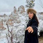 Özge Yağız Instagram - handful of diamonds❄️