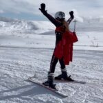 Cemre Baysel Instagram - Kış tatili sevildi
Yeni hobiler edinildi ;) ☃️