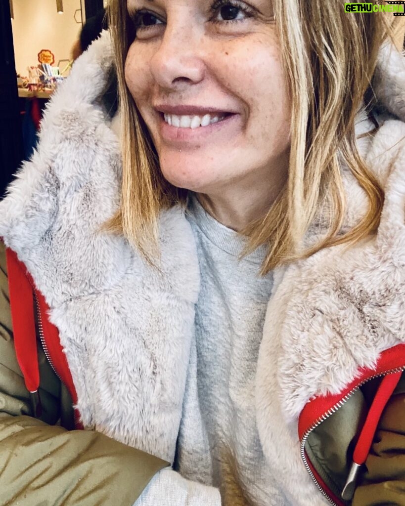 Vanessa Incontrada Instagram - Fa freddino oggi 😁🫣🥶😂