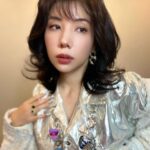 Riisa Naka Instagram - 昭和風ヘアメイクとスタイリング
新鮮でかわちくて楽しいな🤍💎✨🫶🏻

hair&make @nasup 💄
styling @shofurukawa_ 👗

今日はついによる10時から
不適切にもほどがある！ @futeki_tbs 
第一話放送するよ〜🥳
今日は寒いから
みんな早くお家に帰って
ふてほどみてね❤️

大笑いして温まろう🥰