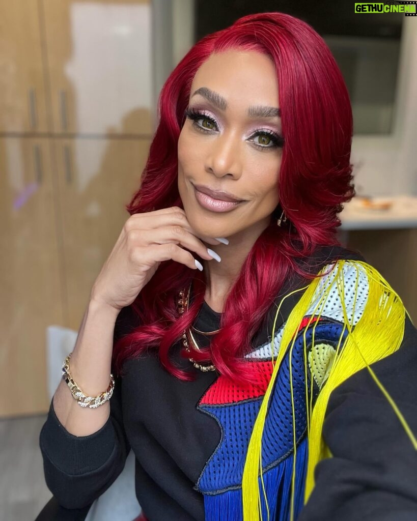Tami Roman Instagram - If I have to question your loyalty, you can keep the answer. 
Squad: @christelsie @thehairfetish