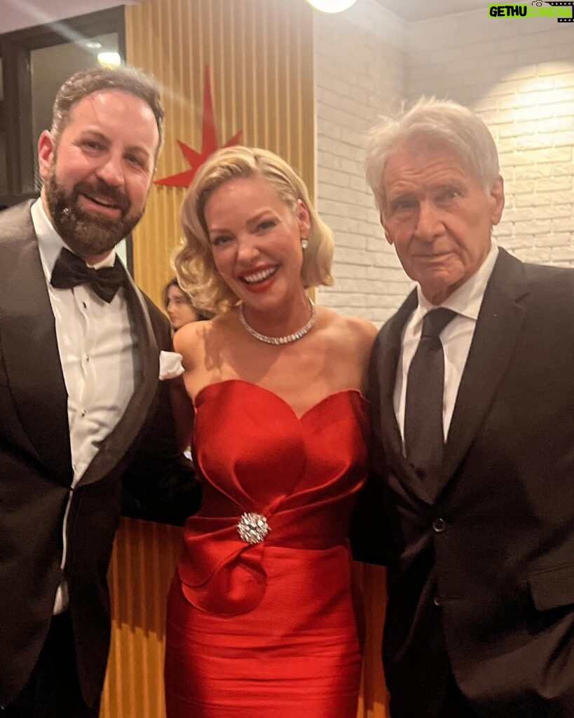 Katherine Heigl Instagram - Last week it was the magical whirlwind that is the Emmys. Hit the red carpet all glammed up and camera-ready with my incredible husband @joshbkelley. Then the small matter of a reunion with my beloved Grey's family❤. It was wonderful to catch up with everyone! Such a joy to share the stage with them again. And... if that was not excitement enough - a little fan moment with the legend that is Harrison Ford and the charming Daniel Radcliffe. Great vibes, unforgettable night!