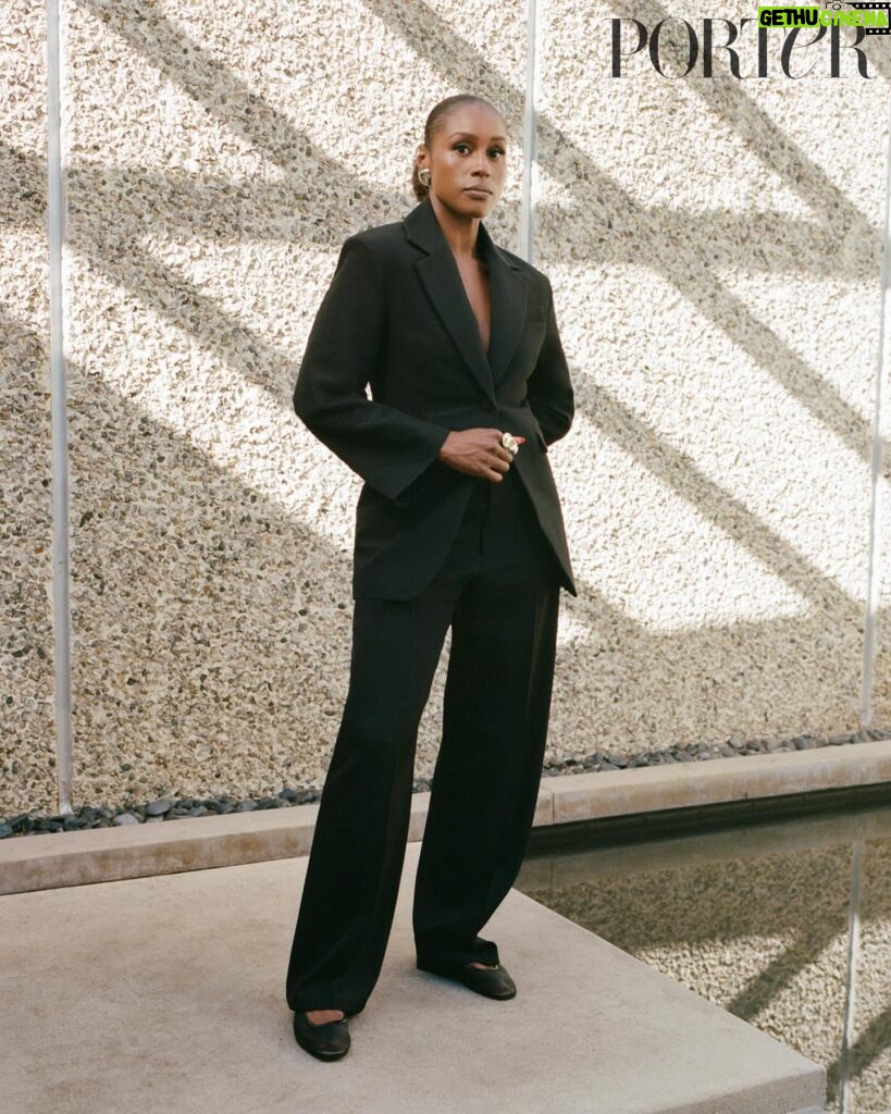 Issa Rae Instagram - Had the absolute pleasure of speaking with prolific author, @oteghauwagba for @portermagazine
—
Photographer: @deirdredeirdredeirdre
Stylist: @herinchoi1
Hair: @felicialeatherwood 
Makeup: @joannasimkin 
Art Director: @lizzy.cooney