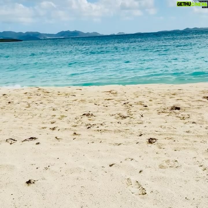 Jésica Cirio Instagram - Verano y playita☀️🏖️ La combinación perfecta 
👙 @cocotdufour