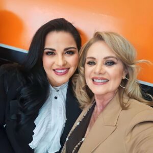 Erika Buenfil Instagram - Que alegría verte . Lindo encuentro @maiteperroni