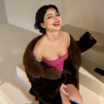 Merve Boluğur Instagram - 👅