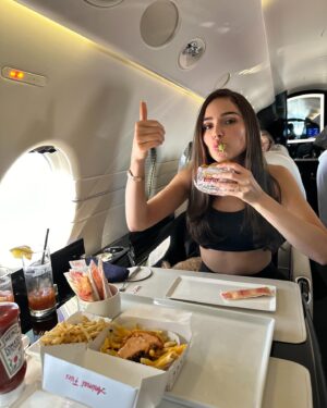 Olivia Culpo Instagram - Clear eyes, full heart, can’t lose 🤍 (except for the last pic)