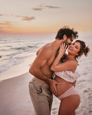 Jessie James Decker Instagram - Any day now 💙We can’t wait to meet you sweet baby boy 💙