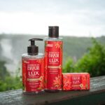 Juliana Alves Instagram - Das águas de Foz do Iguaçu ao meu banheiro! 

Com Essências do Brasil por @luxbotanicals todo banho se torna um verdadeiro ritual de bem-estar e revitalização com fragrâncias que traduzem a nossa brasilidade na pele. 

*Nenhum produto foi utilizado na natureza

#Publi #BanhoDeNatureza #EssênciasDoBrasil