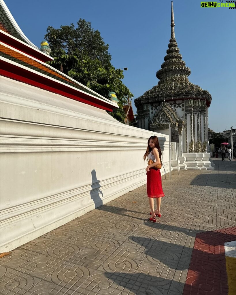 Pattranite Limpatiyakorn Instagram - A day in Wat Pho BKK☀️
 #mcmthailand