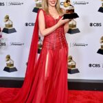 Kylie Minogue Instagram - Thank you @recordingacademy for a wonderful night … Over the moon for Padam Padam to be taking home a GRAMMY (🥹😝) for Best Pop Dance Recording!!! Congrats to @areyoulostboy @inawroldsenofficial and @yugyessam ❤️❤️🥰

📸 Getty Images for The Recording Academy