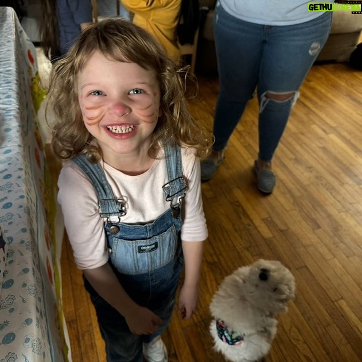 Milla Jovovich Instagram - Happy 4th Birthday to our flower Osian!! What a clever, mischievous, incredibly perceptive little human you are. You bring so much fun and spontaneity to our lives and it’s so amazing to watch you grow, get to know you more and more everyday, see the wheels in your head turning while you ponder something before you comment on it. It’s wild to see such an explosively joyous person be so serious at the same time, so thoughtful for a four year old. You are a wonder and a beautiful mystery to discover during each and every day. We love you so much Osian Lark.🥰🎂🥳🎉🎈 And thank you to your amazing god mother @veesback for the stunning bouquet of flowers. Osi is holding her favorite one in the last picture❤️❤️❤️