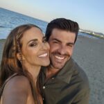 Paula Echevarría Instagram - Mi San Valentín... 
Te quiero y quiero seguir divirtiéndome, desmelenándome, cayéndome, levantándome, desesperándome y derritiéndome de amor contigo siempre ♥️🌹🔐

#EspérameQueVoy
#SanValentin
#Mío 
@migueltorres