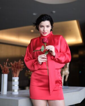 Merve Boluğur Instagram - 🌹 #ad