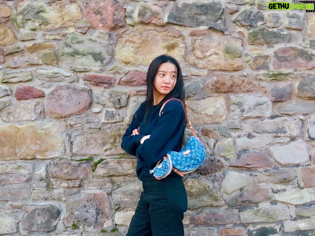 Kōki Instagram - Morning walk ☀️💗

Bag and sweater, Merci @louisvuitton @nicolasghesquiere ☺️
