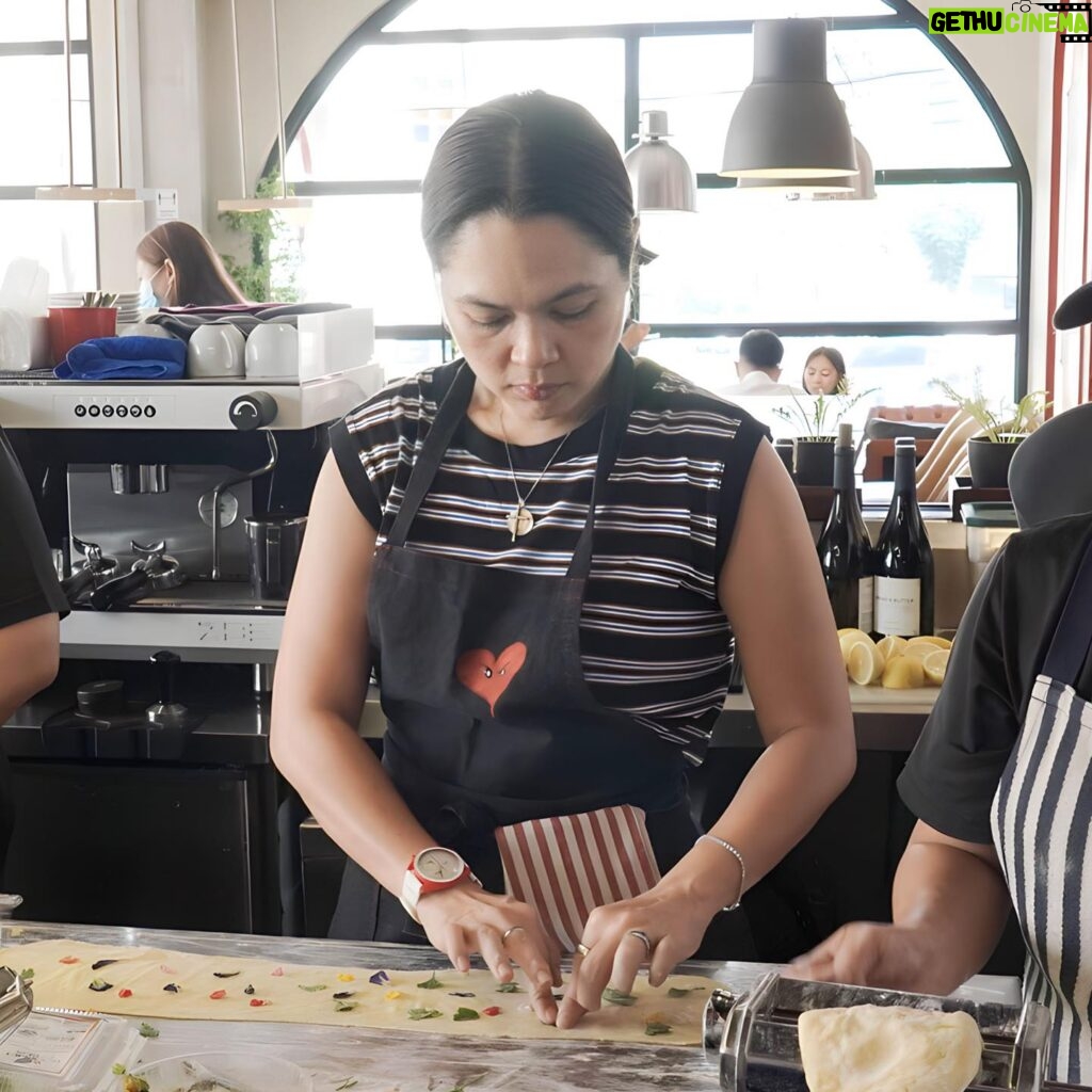 Judy Ann Santos Instagram - Prep time ⏱️ for tonight’s #AngrydoboOppositesAttract Chef’s Night! ❤️ 

#JudyAnnSantosAgoncillo