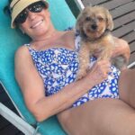 Susana Vieira Instagram - Eu e Bob curtindo a segunda-feira!!! 🐶☀️