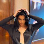 Merve Boluğur Instagram - Kara melek🔪 #ad