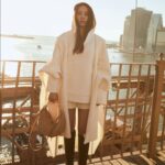 Jolin Tsai Instagram - 白色情人節
@maisonvalentino
#VALENTINOGARAVANI #VLogoMoonBag
