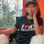 Zonnique Pullins Instagram - wears shirt for less convo🌹