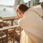 Jolin Tsai Instagram - 白色情人節
@maisonvalentino
#VALENTINOGARAVANI #VLogoMoonBag