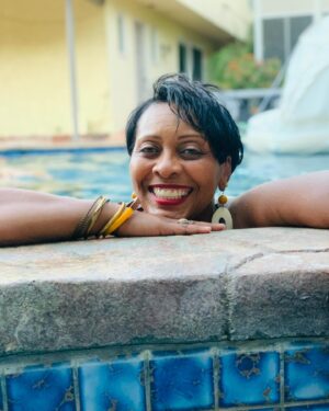 Tabitha Brown Instagram - Help me wish the best big sister in the world aka my Moma’s twin, my one and only sister @shortybell22 a Happy 51st birthday 🎉. I love you sister❤️. Have an amazing day!! #happybirthday y