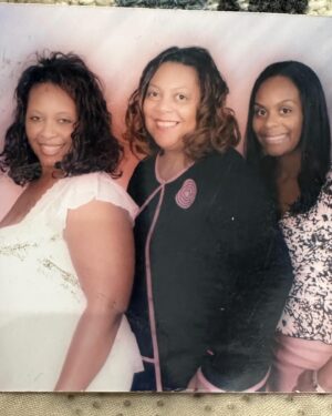 Tabitha Brown Instagram - Help me wish the best big sister in the world aka my Moma’s twin, my one and only sister @shortybell22 a Happy 51st birthday 🎉. I love you sister❤️. Have an amazing day!! #happybirthday y
