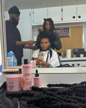 Tabitha Brown Instagram - Family look at what the Lord has done!!!! 
61/2 years ago I use to drop people off at the airport while driving @uber 🙏🏾. Today I’m leaving Atlanta because I just finished shooting a movie🙌🏾 While the stylist did my hair on the movie set they had @donnasrecipe on deck, my own haircare line!!! While I was waiting to shoot one of my scenes this sticker on the production table caught my attention😇  Yep it was a picture of a dime 🪙, I instantly felt my moms presence ❤️(IYKYK) I walk in the airport this morning and I see myself on the cover of @betterhomesandgardens and my 3rd @nytimes best seller “I DID A NEW THING” is sitting on the shelf at the same time in 2 different stores🤯!! 🙌🏾OOHHH GOD I THANK YOU🙌🏾. A lot can happen in 6 years 🥹❤️🙏🏾. May we all keep walking by faith, trusting and believing GOD in every season and let him keep blowing our minds!!! Thank you Jesus🙌🏾. Excuse me while I praise him 🏃🏾‍♀️ 🏃🏾‍♀️🏃🏾‍♀️🏃🏾‍♀️🏃🏾‍♀️ #tabithabrown #GodisAmazing #spreadlove #dreamsdocometrue #believe #trustGod #actress