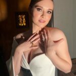 Sarah Drew Instagram - In honor of running into two of my Cruel Summer cast mates- I just had to put this song here :) @froy @olivia_holt 
#EJAFOscars party!! 
@ejaf 
@eltonjohn 
FASHION DEETS
Stylist: @karenraphael @ilanauretsky 
Hair: @dannidoesit 
Makeup: @berlyrodriguezmua 

Dress: @antoniogrimaldi 
Earrings: @normansilverman 
Rings: @shahlakarimi_jewelry 
Clutch: @tylerellisofficial 
Shoes: @larroude 

Publicist: @monaloring @chprteam