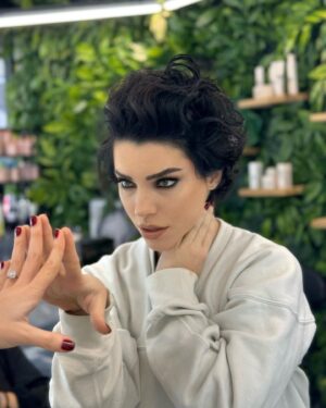 Merve Boluğur Instagram - Youtube hazırlık.. 🤭