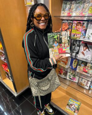 Tabitha Brown Instagram - Family look at what the Lord has done!!!! 
61/2 years ago I use to drop people off at the airport while driving @uber 🙏🏾. Today I’m leaving Atlanta because I just finished shooting a movie🙌🏾 While the stylist did my hair on the movie set they had @donnasrecipe on deck, my own haircare line!!! While I was waiting to shoot one of my scenes this sticker on the production table caught my attention😇  Yep it was a picture of a dime 🪙, I instantly felt my moms presence ❤️(IYKYK) I walk in the airport this morning and I see myself on the cover of @betterhomesandgardens and my 3rd @nytimes best seller “I DID A NEW THING” is sitting on the shelf at the same time in 2 different stores🤯!! 🙌🏾OOHHH GOD I THANK YOU🙌🏾. A lot can happen in 6 years 🥹❤️🙏🏾. May we all keep walking by faith, trusting and believing GOD in every season and let him keep blowing our minds!!! Thank you Jesus🙌🏾. Excuse me while I praise him 🏃🏾‍♀️ 🏃🏾‍♀️🏃🏾‍♀️🏃🏾‍♀️🏃🏾‍♀️ #tabithabrown #GodisAmazing #spreadlove #dreamsdocometrue #believe #trustGod #actress