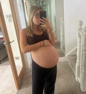 Dani Dyer Instagram - 9 months in & 9 months out🥹💗