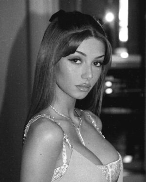 Mimi Keene Thumbnail - 646.2K Likes - Top Liked Instagram Posts and Photos