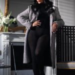 Cynthia Bailey Instagram - “fashion is what you buy. style is what you do with it.”🌹 

Man’s World
Posing 101
@cynthiabailey   @mrdblanks
📸: @j.paschalphoto 
Direction and edited by @mrdblanks
Styling and clothing by @dedrickhhthomas for @hideokibespoke
@makeup and grooming @jlamarbeauty
Hair by @kmhwigdesigners
Production assistant @frenchkiss4you @j.paschalphoto
#contentking #cynthiabailey #derekblanks #hideoki #mensfashion