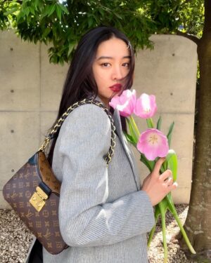 Kōki Instagram - OOTD 🌷💗💄

優しい色のチューリップ☺️

Merci @louisvuitton