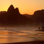 Juliana Alves Instagram - Ca Rio ca da gema, nascida em Bento Ribeiro, fui pra Bangu e logo fui passar parte da infância no Engenho de Dentro. Parti pra Tijuca e tantos outros endereços na Grande Tijuca. 
Sempre frequentando Madureira e adjacências, Ramos, Paciência… Tanta gente, tanta vida, tanta cultura. 
Sou Rio do começo ao fim. Conheço cada cantinho dessa cidade e sou mesmo apaixonada é pelo povo do Rio. 
Viajo o mundo e sempre volto pra cá com meu melhor sorriso. 
Parabéns povo do Rio de Janeiro!