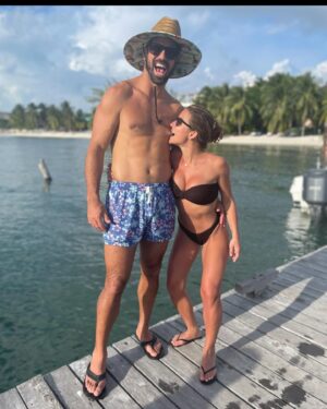 Jessie James Decker Instagram - Happy birthday to the love of my life @ericdecker 🎉 37 looks good on ya daddy 😙