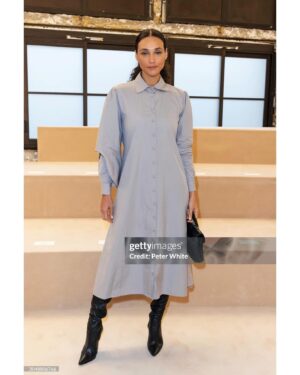 Débora Nascimento Instagram - @chloe snappies 🩶 

#pfw