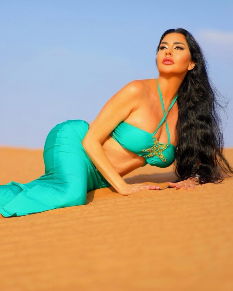 Lamitta Frangieh Instagram - Desert muse @FashionNova mermaid paradise three piece starfish sun suit 
.
.
#fashionnovaembassador #lamittafrangieh #fashionnovamodel #fashionnovacurve #fashionnovababe #faahionnovaswim #mermaid #desertqueen