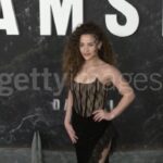 Sofie Dossi Instagram - Damsel premier last night🖤 @netflix @netflixfilm