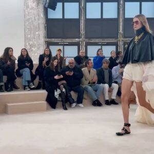 Débora Nascimento Instagram - @chloe snappies 🩶 

#pfw