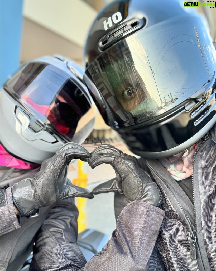Jennylyn Mercado Instagram - First SLEX ride with my partner in crime❤ #ridersinslex #myrideordie #nasundokona @hondaph_mc