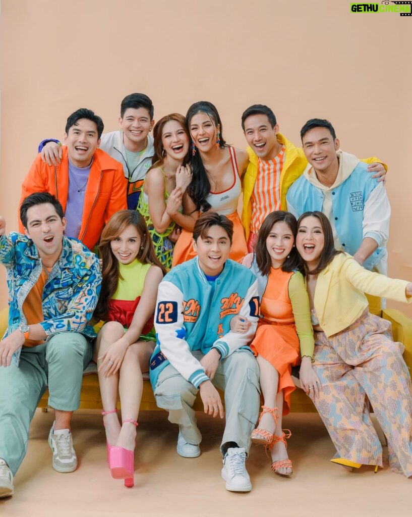 Sanya Lopez Instagram - We’re all excited for #AOSSummerversary 🏝️🌞

makeup: @drewgalleguez 
hair: @eric_ragil 
styled by: @eugenecamillo @styledbyelc