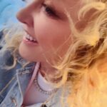 Alla Pugatcheva Instagram - Первое воскресение ВЕСНЫ.Праздник желтых цветов.
НЕ СДАВАЙТЕСЬ!
НЕ УНЫВАЙТЕ!
МИР ВАШЕМУ ДОМУ!
🌼🌼🌼🌼🌼🌼🌼